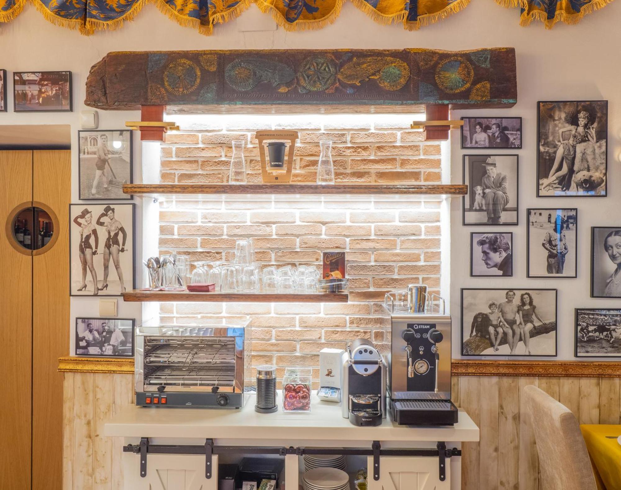 Cubo'S Hostal La Plaza Room 102 With Breakfast Tolox Exterior foto