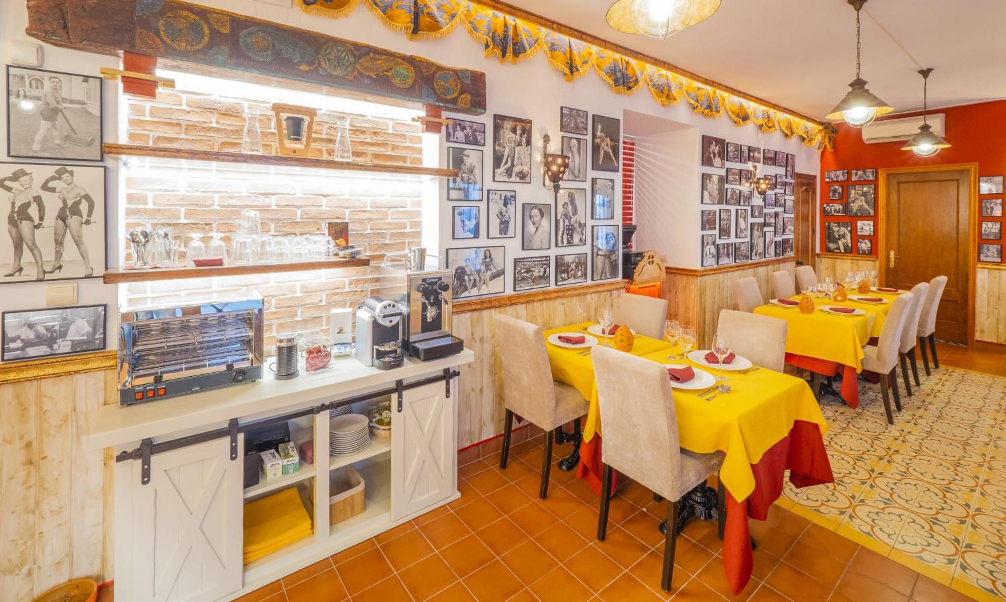 Cubo'S Hostal La Plaza Room 102 With Breakfast Tolox Exterior foto