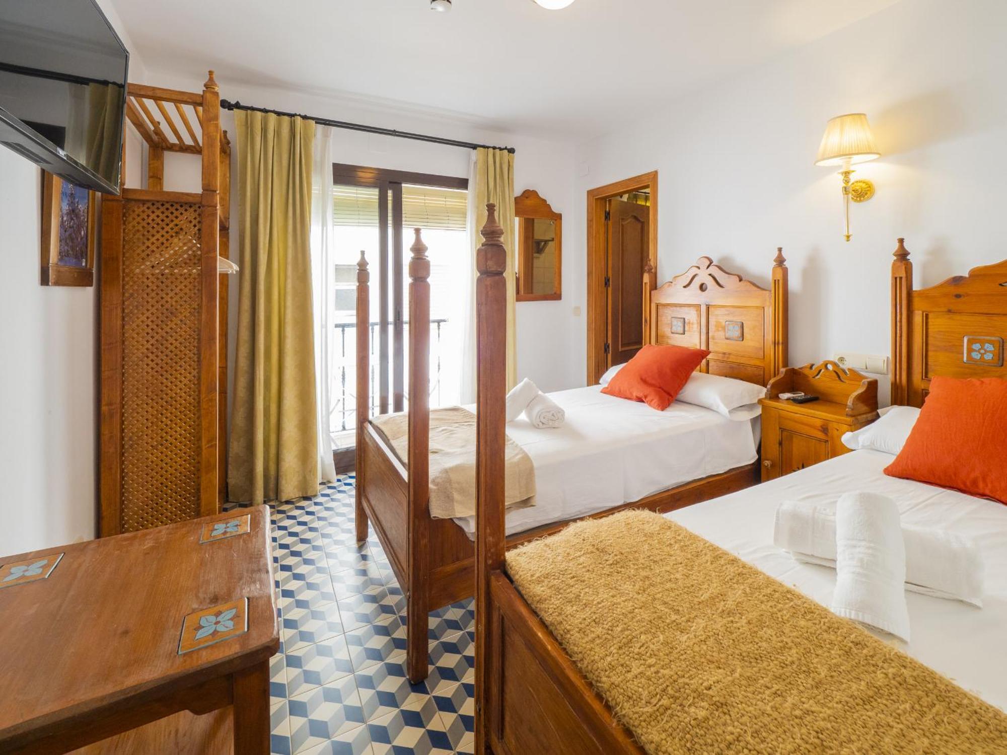 Cubo'S Hostal La Plaza Room 102 With Breakfast Tolox Exterior foto